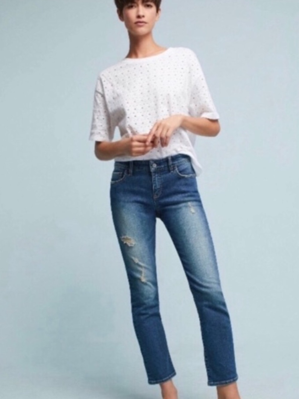 Anthropologie Pilcro Slim Straight distressed Blue jeans 25